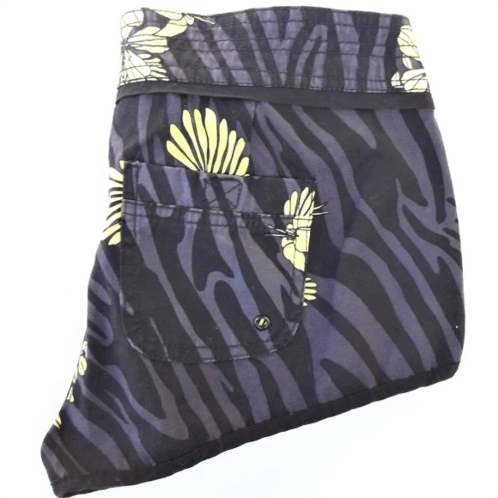 Divided by HM Board Shorts Canvas Hawaii Print Black Zebra Striping Flowers 4